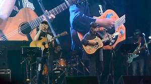 8.8K views · 105 reactions | Dice el Inmigrante León Gieco - Leo García Año 2019 - Día del Estudiante Solidario video por Pablo Lazcano #leongieco #leogarcia #estudiantessolidarios #inmigrantes #inmigracion @leogarciaartista @giecoleon_oficial Leo Garcia #todosfuimostodossomostodospodemosser León Gieco - Oficial | Leo Garcia | Facebook