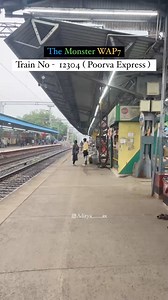 Dangerous poorva express High speed skipping Belur Railway station at 110km/h 😱😱😱 #train #skipping #highspeed #indianrailways #poorvaexpress | Aditya Kumar