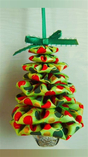 Christmas Decor Ideas Yo yo #Christmas Tree are easy and so much fun. Use your fabric scraps to make yours in any festive color❣️🪡🧵 #fblifestyle #yoyochristmastree #christmasdecor #holidaycrafts #holidaydecor #giftideas | Sew Dreams Come True