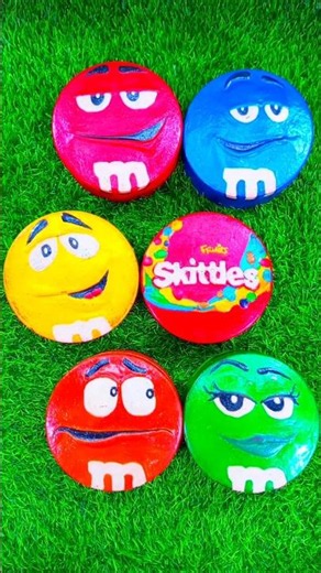 Satisfying Video How to Unpacking Vibrant Skittles and Yummy M&M'S Candy From 6 Surprise Tins ASMR‎