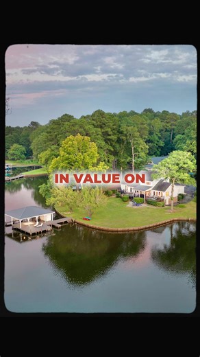 🏡 How to Avoid Overpaying at Lake Sinclair Before you fall in love with that lake view, do your homework. Start by checking the comps to see what homes in that neighborhood actually sell for — not just what they’re listed at. But here’s the thing… comps only tell part of the story. Two houses on the same street can have totally different values depending on the view, the lot, and the updates. That’s where experience comes in. I’ve sold hundreds of homes around Lake Sinclair, and I know the diff