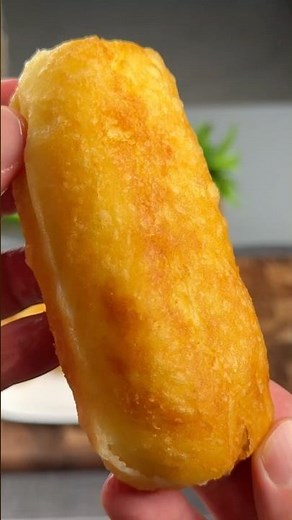 CRISPY POTATO SAUSAGE ROLLS!