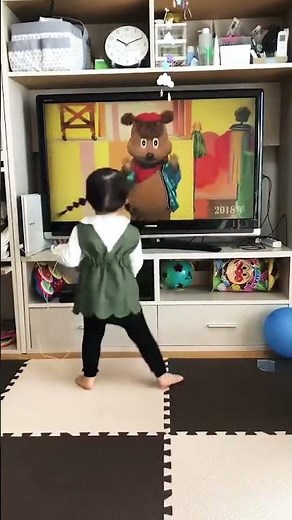 わんわんランドのぽぽぽぽポーズを踊る。