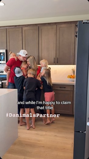 Aly Woods on Instagram: "#DanimalsPartner making back to school easy with @the_official_danimals ! #momof6 #twinmom #momofmultiples #backtoschool #snackhero"