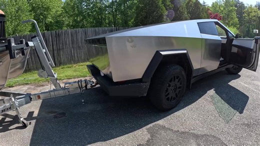 Tesla Cybertruck can tow 11,000 pounds but has one major problem