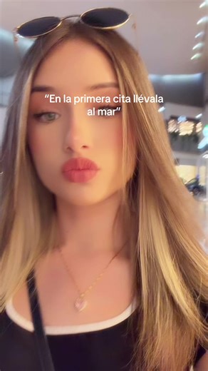 Video de ivanna💛 (@bana8520) relacionado con “First Date”