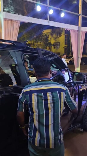 Neelakkuyil Entertainments on Instagram: "സ്വന്തമായി കാർ ഓടിച്ച് മാസ്സ് ലുക്കിൽ വന്നിറങ്ങുന്ന മമ്മുക്ക 🔥🔥"