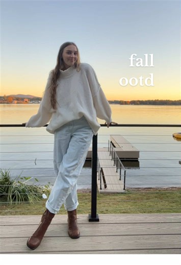 Every time I wear this oversized mock neck sweater, I love it more 😍 #sweater #mocknecksweater #falloutfits #tiktokshopblackfriday #oversizedsweater