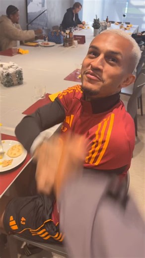 AS Roma on Instagram: "Mes amis 🔥"