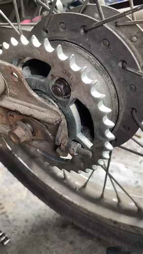 Ivan Maulana on Instagram: "installing a motorcycle chain link #fypp"