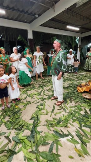 Abertura da nossa grande festa de Oxóssi, caboclos e boiadeiros! Okê arô, Oxóssi! Okê caboclo! 💚🩵✨ Conecte-se com Ekedi Simone! WhatsApp: 21 97952-6865 Serviços de espiritualidade afro-brasileira: - Consultas personalizadas - Orientações em candomblé e umbanda. - Leitura de Oráculo. #umbanda #candomblé #axe #espiritualidade #macumba