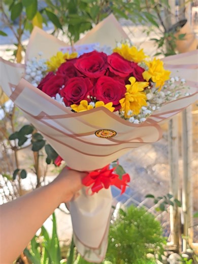 ¿Buscás el detalle perfecto para este 14 de febrero? 🧸🌹 ¡Lo tenemos en Spring Flowers Nic! ​Tenemos opciones para todos los gustos y presupuestos: 💰 Precios: Desde C$380. 🚀 Servicio: Entregas inmediatas. 📍 Modalidad: Puedes retirar personalmente o te lo enviamos hasta donde estés. ​¡Atención personalizada y rápida! No esperes más y asegura tu cupo. 📝 ​Escríbenos al 8797-9480 o visita nuestro catálogo en WhatsApp: 👉 https://wa.me/c/50587979480