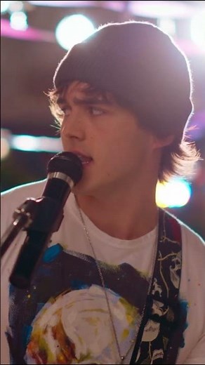 Tell her to sing with him! 😔 #emotional #trending #shorts #netflix #series #movie