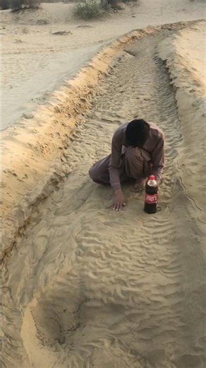 Hidden drink bottles under sand river #experiment #wow #bushcraft #lifehacks