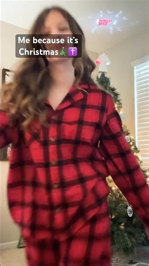 Don’t mind the tree not working… #youtubeshorts #christmas #fypage