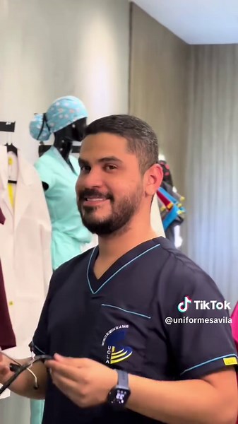 ¡La espera terminó!☺️ Nuevos uniformes para estudiantes de la UCLA 🥳 ...