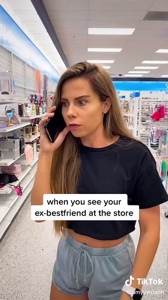 It’s always so awkward when you see them😂 #bestfriend #store #public