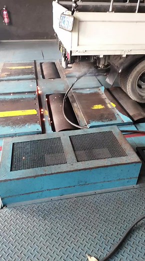 Efficient Loading Process of Heavy-Duty Trucks