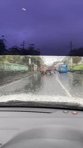 ACCIDENT ALERT!!! A Crime Scene Van has reportedly mowed down a SKELEC utility pole on Cayon Street earlier today. Motorists and pedestrians are urged to exercise extreme caution in the area as crews work to assess and restore the situation. Expect delays and possible power disruptions. Stay safe and stay tuned for updates! #AccidentAlert #CayonStreet #SKELEC #TrafficUpdate #StaySafeSKN | The St. Kitts-Nevis Times