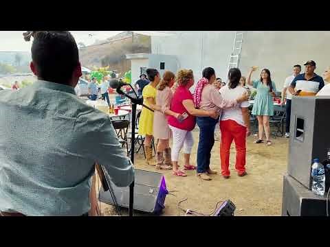 Tocando en Uruapan -Los Potrillos De Turicato en vivo el corrido del parotas