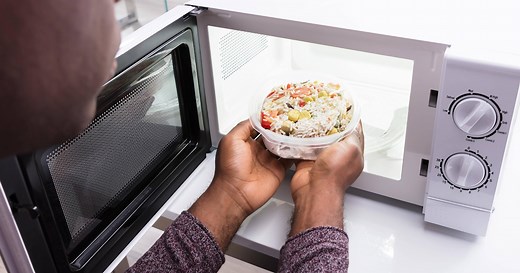 Mikrowellengeeignetes Geschirr: An diesen Zeichen erkennen Sie es