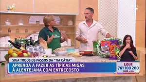 Siga todos os passos, da Tia Cátia, e aprenda a fazer as típicas Migas à Alentejana com Entrecosto