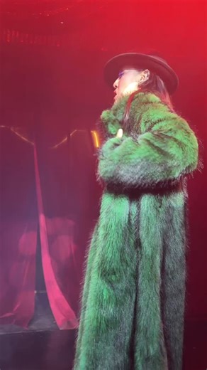 The Black w60 on Instagram: "11/14 Singer Magnet Brain 🌸"