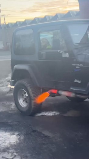 Why it so spicy!#turbocar #turbojeep #flamethrower #turbobuild #2step #turbowrangler #trending #turbo #boosted #bluecollar #alltheboost #bigturbo #bang #