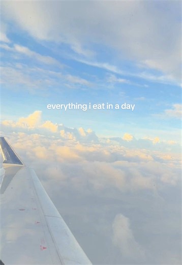 What I Eat on a Travel Day: Realistic Travel Day Meal Ideas