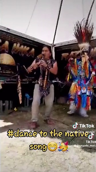#indianermusik #nativeamerican #indianie #livemusik #ecuador #newage #relaxingmusic #panflute #indianer #modeling #annotopia2022 #nativetiktok #straßenmusik