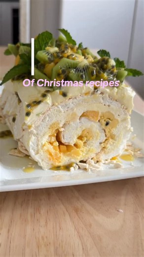 12 days of Christmas recipes! Classic Aussie Pavlova Roulade ✨ Pavlova • 6 egg whites • 1½ cups (330g) caster sugar • 1½ tsp cornflour • 1½ tsp white vinegar • 1 tsp vanilla Whip whites to soft peaks, add sugar 1 tbs at a time, slowly until glossy. Feel a small bit of mixture between your fingers to ensure there are no sugar granules left. Fold in cornflour, vinegar & vanilla. Spread into lined tray, bake 160 degrees fan forced for 20 mins. Then lower the heat to 140 degrees and cook for an addi