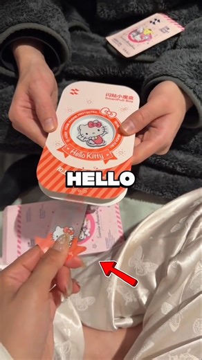 China Is Killing Phone Shops With This Hello Kitty Trick 😳