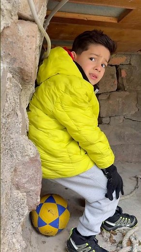 Hello Neighbor is chasing the little kid 😱♥️👻#shorst