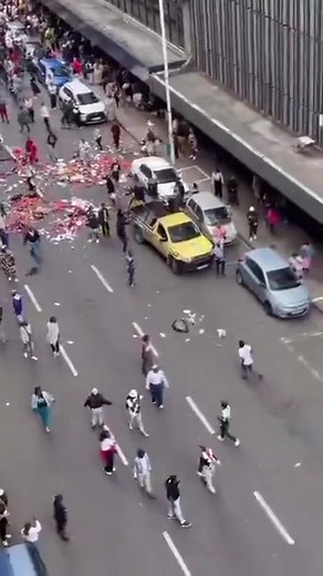 Durban: Protest. Chaos in Durban as protesters demand justice for boy who died after falling into lift shaft | Mzansi Today