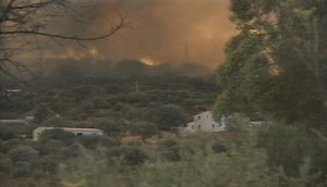 500 personnes évacuées en Sardaigne à cause d'un incendie | RTS
