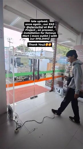 PEPITO MART Bali (more outlet ) with our EAS security system RF8.2 MHZ Solid Acrylic #mart#alarm#eas