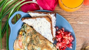 454K views · 383 shares | Make this vegetable and cheese omelette that gets ready in no time for a filling and nutritious breakfast. Serve with a buttered toast and a juice by the side and enjoy a delicious weekend breakfast. Recipe Link - https://www.archanaskitchen.com/cheesy-masala-omelette-recipe-with-roasted-vegetables #AKBritanniaCheese #BritanniaCheesyKitchenRecipes | Archana's Kitchen | Facebook