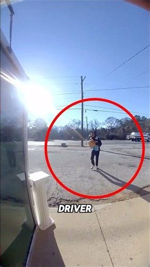 📦😂 Amazon Driver Trips on Camera… But Homeowner Says THIS!
