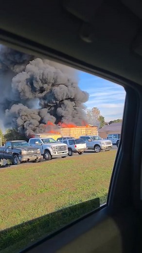 166K views · 913 reactions | Reader Steven Siegel shared with us this video of a fire at B&E Tires in Dagsboro. Multiple units from various local fire houses are currently on the scene. | Coastal Point newspaper | Facebook