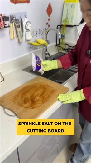 HouseHackDaily on Instagram: "Kitchen Cutting Board & Knife & Scissors Cleaning: Stains on cutting boards are hard to clean, knives aren’t sharp enough, and scissors rust if not used for a long time. Sister Yan teaches you cleaning tricks to easily solve these problems. #LifeHacks #CleaningHacks #CuttingBoardCleaning #RustyScissors #SisterYanCleaningHacks"