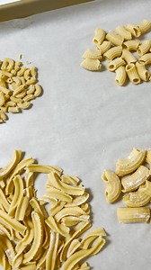 Give the gift of fresh, homemade pasta (at just the pull of a lever!) with the KitchenAid Pasta Press Attachment 🍝 Say hello to at-home pasta nights and shop here: cur.lt/ct1uca9qu. | Williams Sonoma