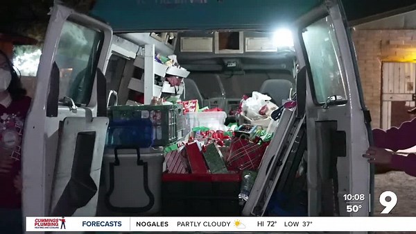 Santa Claus coming to Santa Rita