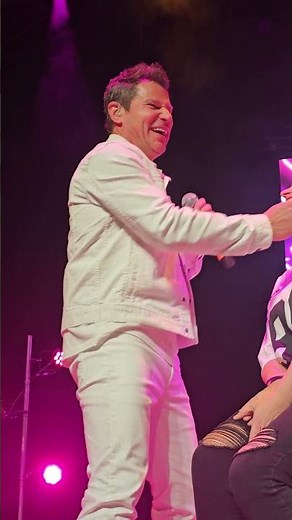 98 Degrees *My Everything* Star Centre 12/4/25