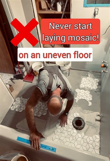 ✅ Follow @built.to.code for more tips. ❌ Never start laying mosaic on an uneven floor. Mosaic is installed on a very thin layer of thinset, so even small bumps are immediately visible — unlike regular tiles with a thick layer that hides unevenness. This feature makes surface preparation especially important. If the floor isn’t perfectly flat, the result will look messy, and even the most beautiful mosaic pattern won’t hide the bumps. ✅ The right way — prepare the surface first and use a self-lev