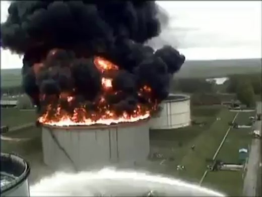 A classic example of a tank rim seal fire it is a dangerous fire that occurs in the annular space between a floating roof storage tank and its shell, often caused by ignition sources like lightning,… | Alan Stafford