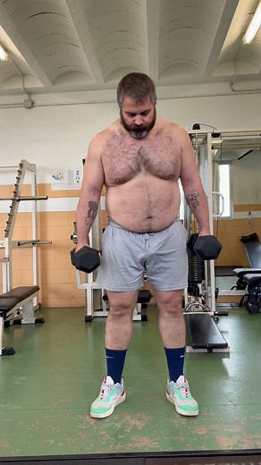 Eloi Rovira on Instagram: "‍♀️ Shoulders routine Building some strength and structure for the shoulders and keep the balance in the upper body and help with the discus holding 累 . . #sport #trackandfield #shotput #training #pes #atletisme #strength #workout #gym #peso #fcbarcelona #fcb #barça #atletismo #discusthrow #discus #disc 累"