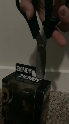 Unboxing Allison from bendy and the ink machine