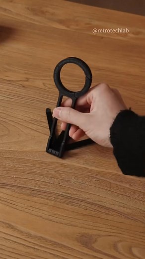 3.6K views · 2.5K reactions |  1 chiếc = Tripod mini + Tay cầm quay...