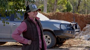 🚨🇦🇺🇳🇿 Don’t miss Outback Opal Hunters tonight at 7:30PM on Discovery! 📺💎 High expectations, cold nights, and glowing surprises… The Misfits are under pressure from Opal Joe—and Angel and Issy brave the cold for an all-night UV opal hunt. Will their risks pay off? The Cheals’ drill gets bogged and family tensions rise—until Dad steps in. Meanwhile, Dan and Renee are facing mounting bills, but a dirt bike ride sparks Dan’s opal-hunting instincts again… ⛏️🤞 Watch it on discovery too! ‼️ #Ou