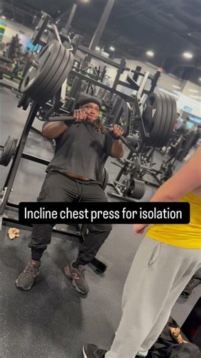 One of my isolation push days pull ups was for a good stretch #PushDay #chestandtricepsworkout